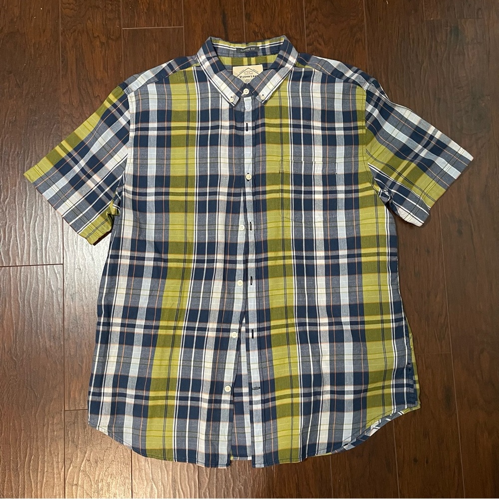 Men’s XL Plaid Button-Down